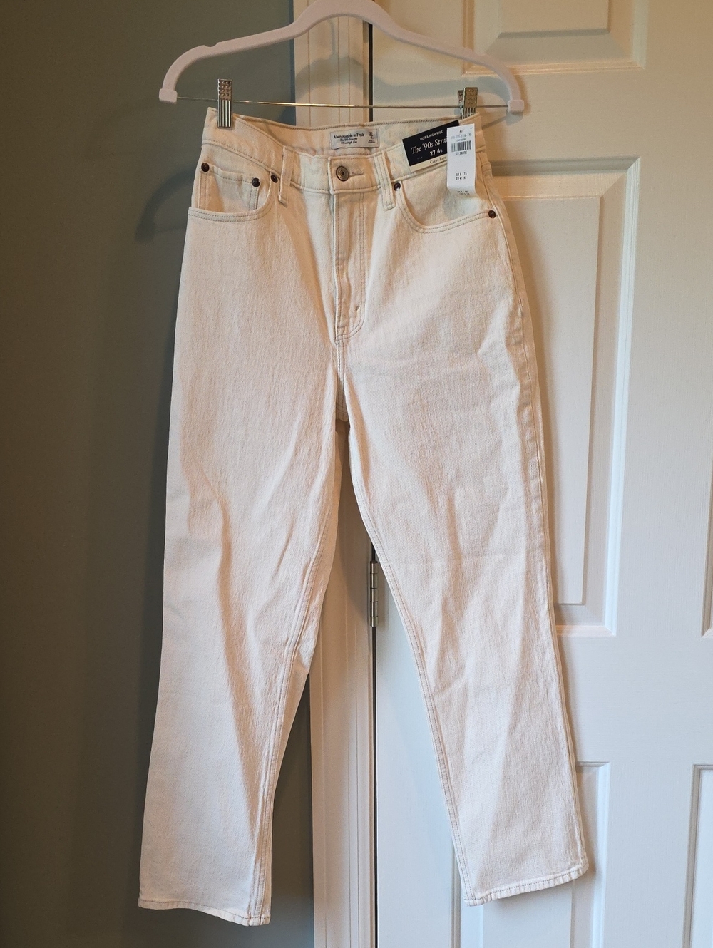 Abercrombie & Fitch High-Rise Cream 90s Straight-Leg Jeans